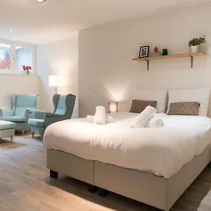 Clean And Modern Nassau Canal Apartamento